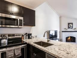 Mountain Flurry: Quaint Condo|Heart of Park City