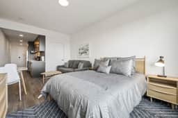 New! Lux Studio Lake Views | Trails & Adventure | Free shuttle to Gondola