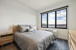 New! Lux Studio Lake Views | Trails & Adventure | Free shuttle to Gondola