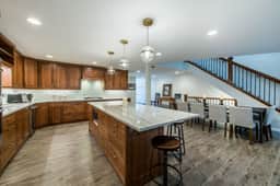 Snowcap Lodge: Spacious Townhome w/ Hot Tub