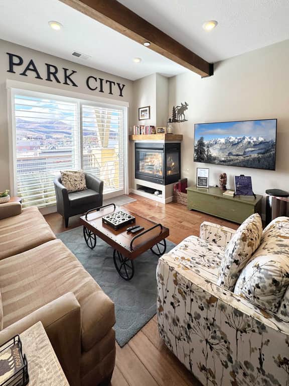 Breathtaking Views, Shopping Center Steps Away! - Image 5