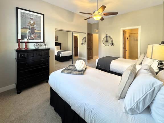 Breathtaking Views, Shopping Center Steps Away!