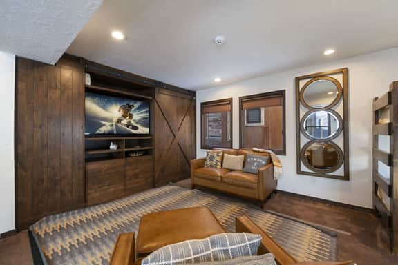 Charming Chalet in Old Town & Pet Friendly