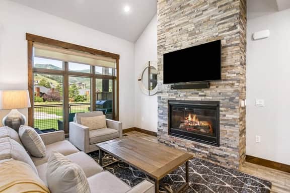 Powder Inn: Lux Condo|Canyons Village|Mtn Views