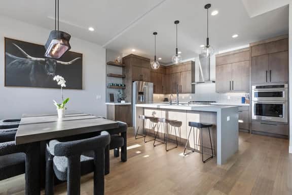 Private Hot Tub|Snowy Lake Views |Gorgeous New Home