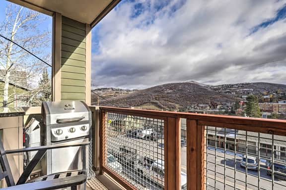 Ski In/Ski Out |Walk to Main Street |Fireplace