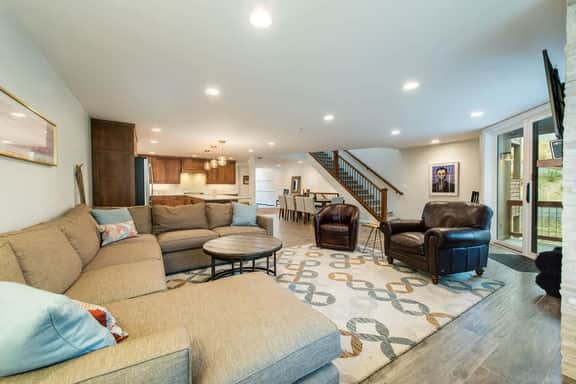 Snowcap Lodge: Spacious Townhome w/ Hot Tub