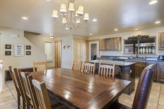 Mountain Getaway Private Hot Tub Included!