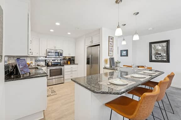 Silvertown Powder Pad-on Park Ave, Steps to Slopes, Shops and Dining!  - Image 5