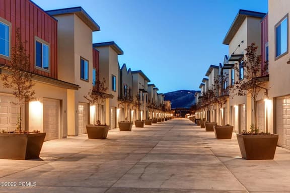 Modern Townhouse with HotTub & Garage! - Image 1