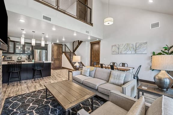 Powder Inn: Lux Condo|Canyons Village|Mtn Views