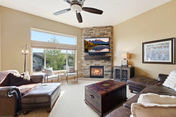 Family Friendly Townhouse with Private Hot Tub - Image 1